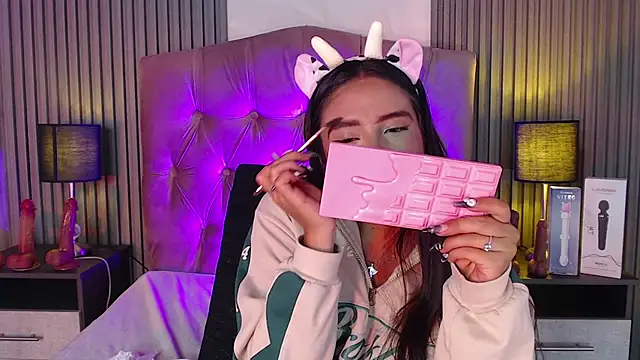 Bonnali lune online show from 10-21-25, 10:31