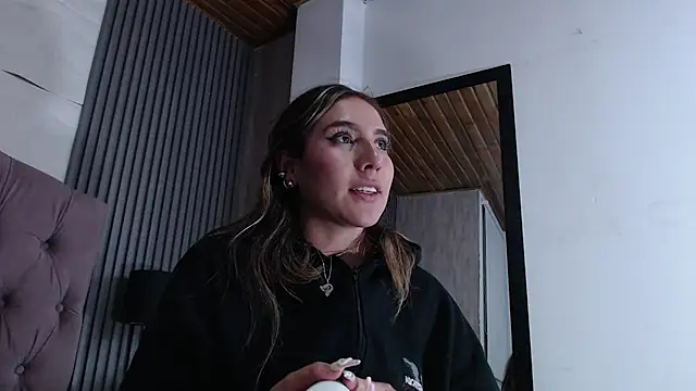 Bonnali lune online show from 02-25-26, 10:31