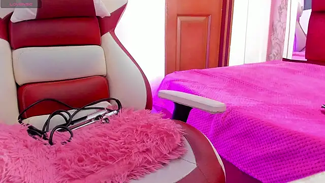 Snapshot of Sheilly_brown chatting on 11-02-25, 07:19 Sheilly brown online show from 11-02-25, 07:19