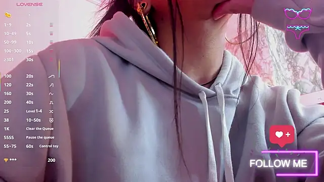 Snapshot of Sheilly_brown chatting on 12-19-25, 07:33 Sheilly brown online show from 12-19-25, 07:33