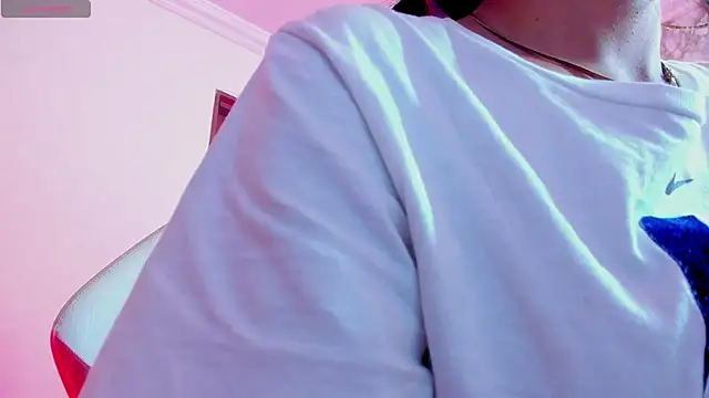 Snapshot of Sheilly_brown chatting on 12-21-25, 08:42 Sheilly brown online show from 12-21-25, 08:42