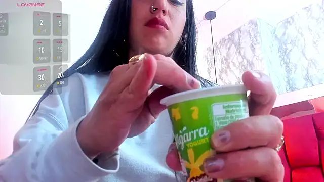 Snapshot of Sheilly_brown chatting on 01-11-26, 06:59 Sheilly brown online show from 01-11-26, 06:59