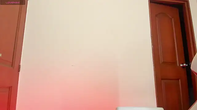 Snapshot of Sheilly_brown chatting on 10-30-25, 08:17 Sheilly brown online show from 10-30-25, 08:17