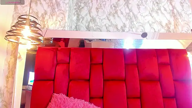 Snapshot of Sheilly_brown chatting on 11-22-25, 05:23 Sheilly brown online show from 11-22-25, 05:23