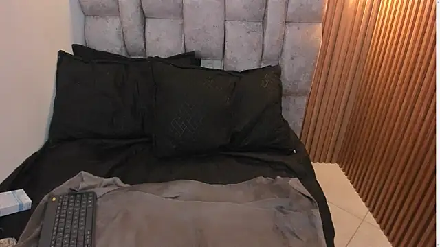 roxanne dl online show from 09-27-25, 12:44