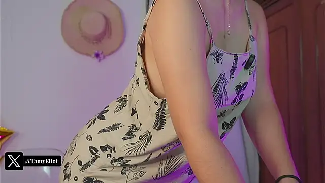 Snapshot of Tamyeliot chatting on 10-12-25, 03:41 Tamyeliot online show from 10-12-25, 03:41
