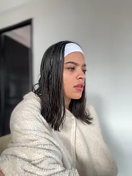 JuanitaMore01 online show from 11-02-25, 08:03