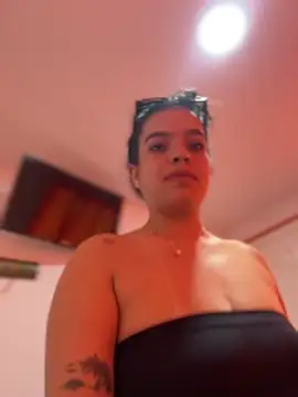 JuanitaMore01 online show from 05-07-26, 08:34
