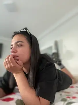 JuanitaMore01 online show from 12-22-25, 07:58