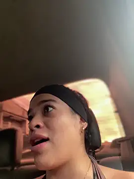 JuanitaMore01 online show from 11-06-25, 10:14