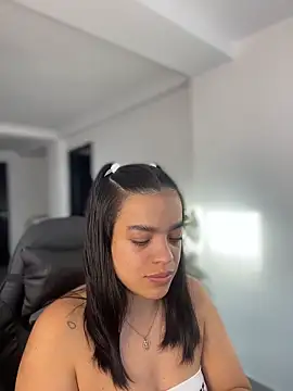 JuanitaMore01 online show from 03-27-26, 10:11