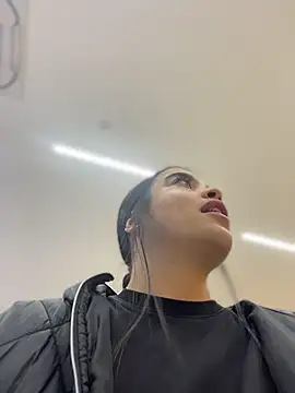 JuanitaMore01 online show from 04-30-26, 08:57