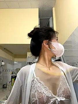 Miinami online show from 09-18-25, 01:03