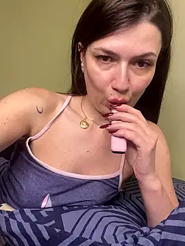 Cute Erika online show from 12-13-25, 08:04