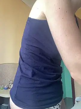 Cute Erika online show from 10-31-25, 11:07