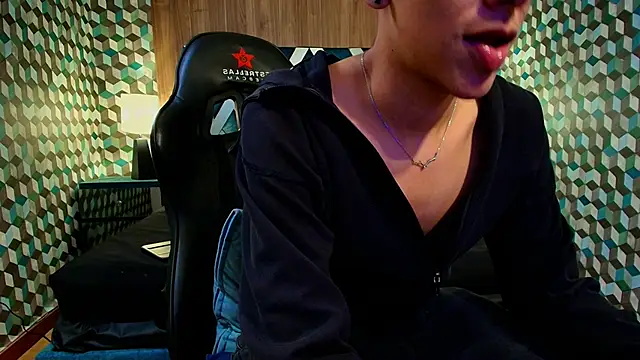 Aiden Royce online show from 09-20-25, 04:28