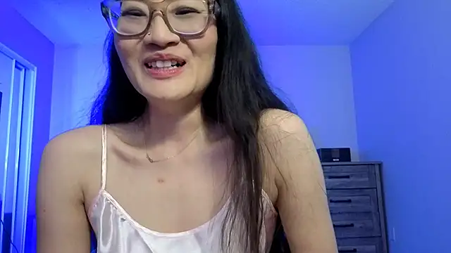 Snapshot of Aliciaz3 chatting on 09-22-25, 05:08 Aliciaz3 online show from 09-22-25, 05:08