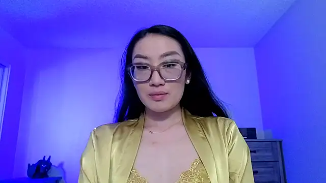 Snapshot of Aliciaz3 chatting on 10-06-25, 04:08 Aliciaz3 online show from 10-06-25, 04:08