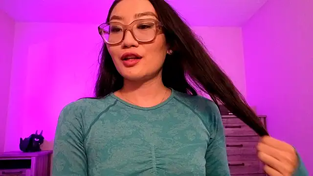 Snapshot of Aliciaz3 chatting on 10-05-25, 05:25 Aliciaz3 online show from 10-05-25, 05:25