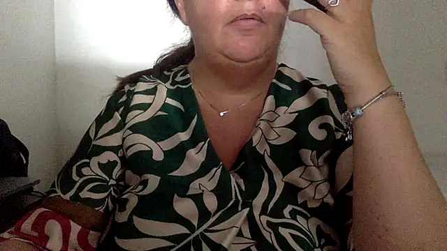 Snapshot of LaReginaNera chatting on 06-26-26, 12:00 LaReginaNera online show from 06-26-26, 12:00