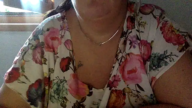Snapshot of LaReginaNera chatting on 06-30-26, 06:19 LaReginaNera online show from 06-30-26, 06:19