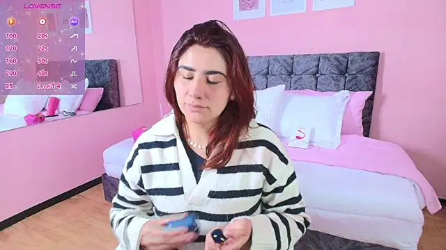 Snapshot of maddie_beauty chatting on 02-23-26, 08:53 maddie beauty online show from 02-23-26, 08:53