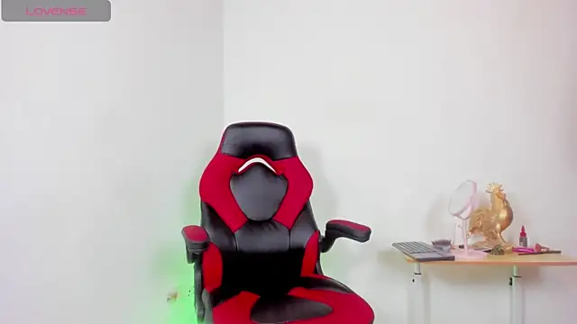 Snapshot of HaitanaGate chatting on 09-08-25, 08:08 HaitanaGate online show from 09-08-25, 08:08