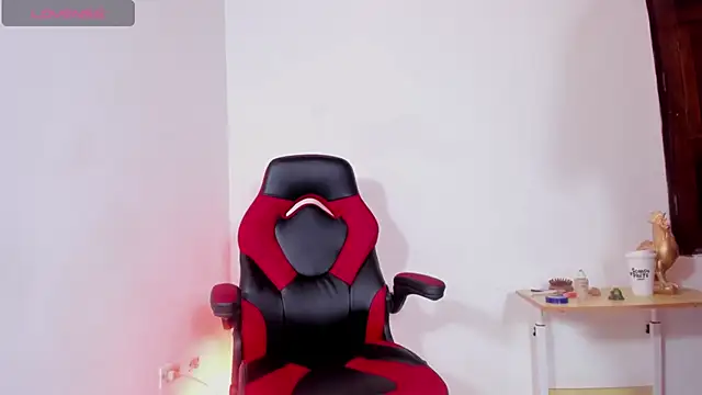 Snapshot of HaitanaGate chatting on 09-16-25, 07:48 HaitanaGate online show from 09-16-25, 07:48