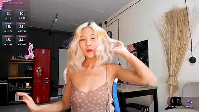 Korean blink online show from 10-16-25, 05:10
