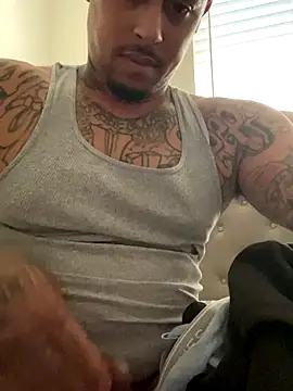 Snapshot of pnwzo chatting on 10-10-25, 09:59 pnwzo online show from 10-10-25, 09:59