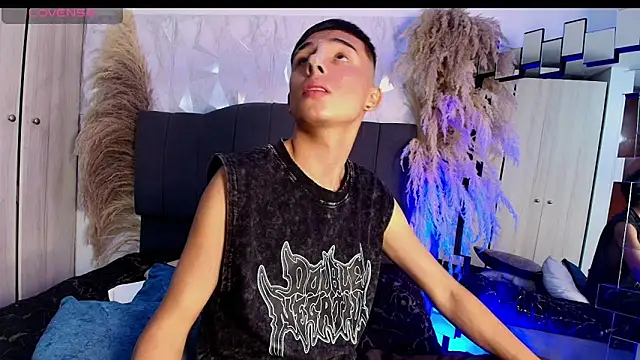 Isaac tan online show from 02-26-26, 04:34