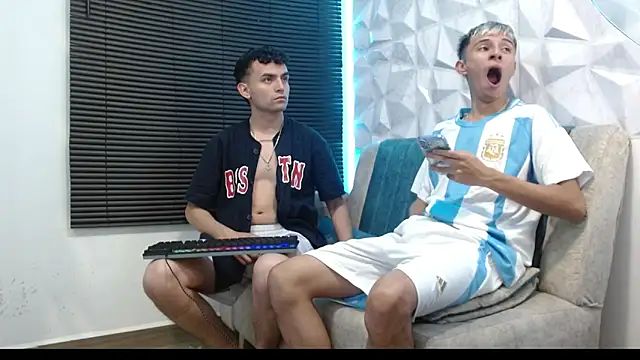 Snapshot of Isaac_tan chatting on 09-20-25, 04:17 Isaac tan online show from 09-20-25, 04:17