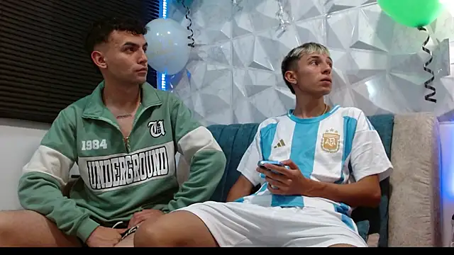 Snapshot of Isaac_tan chatting on 09-12-25, 08:03 Isaac tan online show from 09-12-25, 08:03