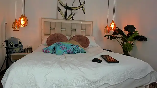 lupeandostin online show from 06-25-26, 12:30