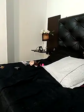 Kymy marquez online show from 10-02-25, 07:17