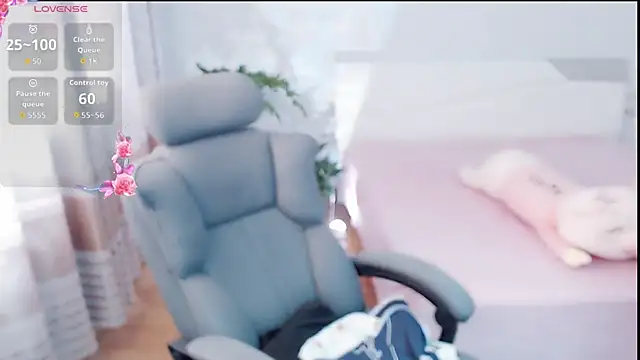 yaoyao-baby520 online show from 11-04-25, 01:31