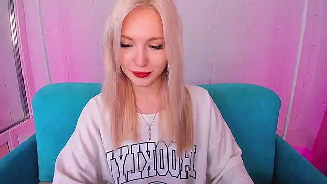 LisaFoxyMe online show from 11-05-25, 01:20