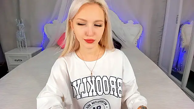 LisaFoxyMe online show from 11-12-25, 09:02