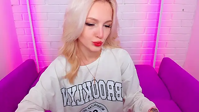 LisaFoxyMe online show from 11-17-25, 08:29