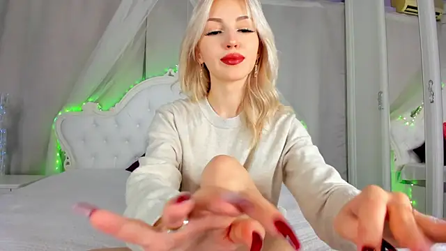 LisaFoxyMe online show from 02-11-26, 01:38