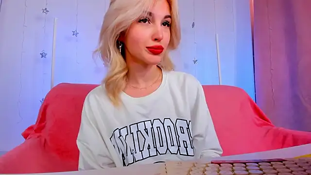 LisaFoxyMe online show from 05-15-26, 01:25