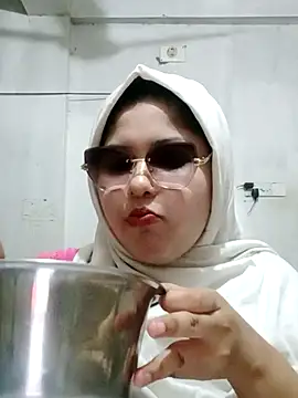 Nusrat-N online show from 05-18-26, 04:34