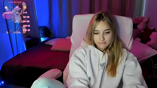 TaisiaHot online show from 12-20-25, 09:01