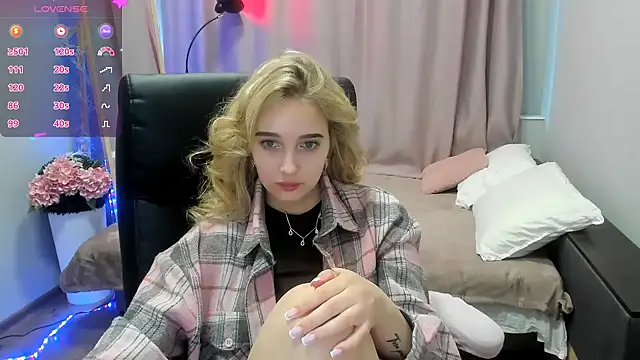 TaisiaHot online show from 04-21-26, 07:59