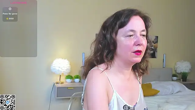 Kira Adler online show from 06-07-26, 01:00