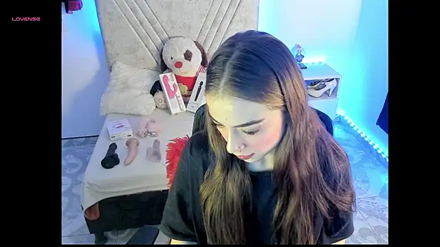 Mia Victoria22 online show from 05-19-26, 02:51