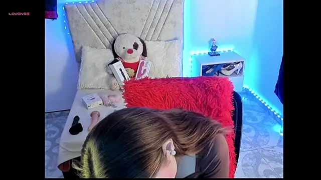 Mia Victoria22 online show from 05-22-26, 07:34