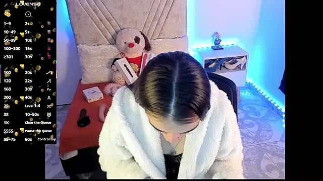 Mia Victoria22 online show from 06-12-26, 02:42