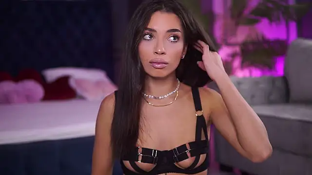 Snapshot of LalaRoze chatting on 09-28-25, 06:59 LalaRoze online show from 09-28-25, 06:59