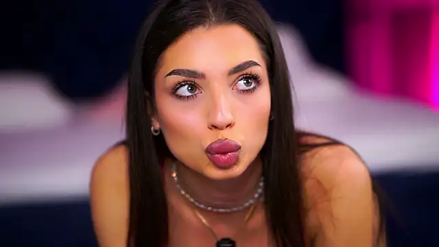 Snapshot of LalaRoze chatting on 01-16-26, 08:02 LalaRoze online show from 01-16-26, 08:02